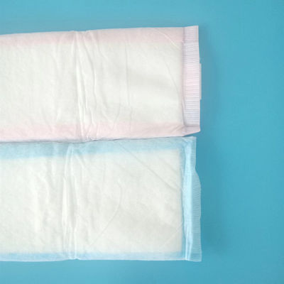 Las almohadillas de maternidad desechables grandes con núcleo súper absorbente se ofrecen a granel