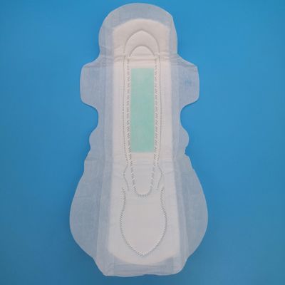 Acolchado sanitario de hoja superior transpirable desechable Lady Anion Chip para piel sensible y día