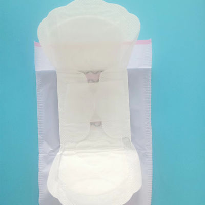 Pads sanitarios suaves y transpirables con una longitud de 270 mm y una excelente absorción de agua