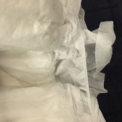Pantalones de pañales desechables de tejido no tejido suave para adultos para ancianos Absorción de superficie seca Suave y transpirable
